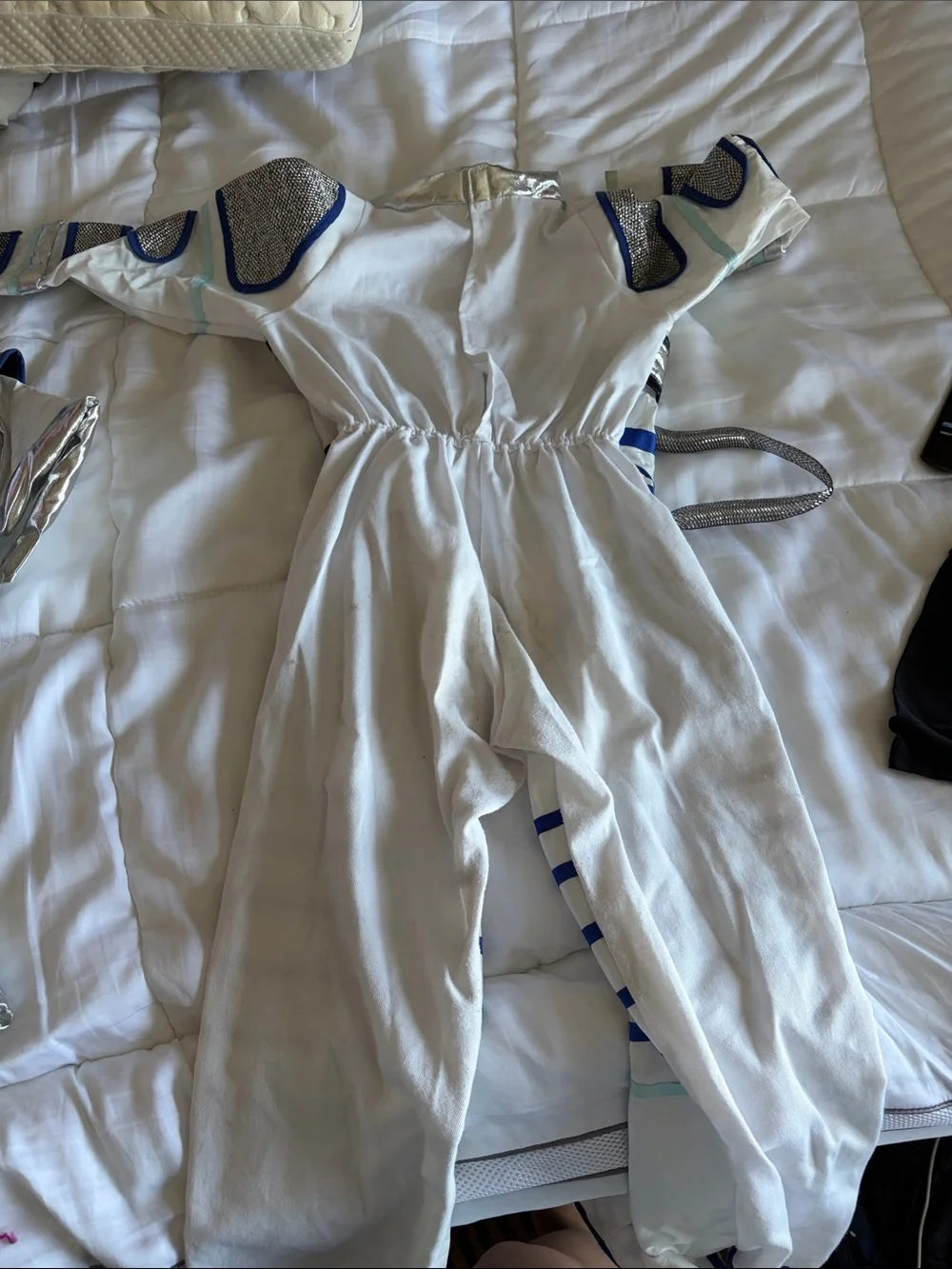 Kids White & Blue Space Costume - 4/5